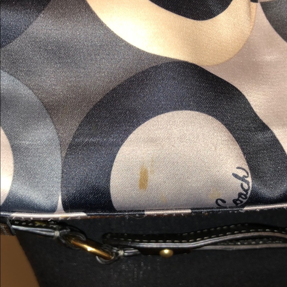 Authentic Coach handbag - Picture 4 of 8